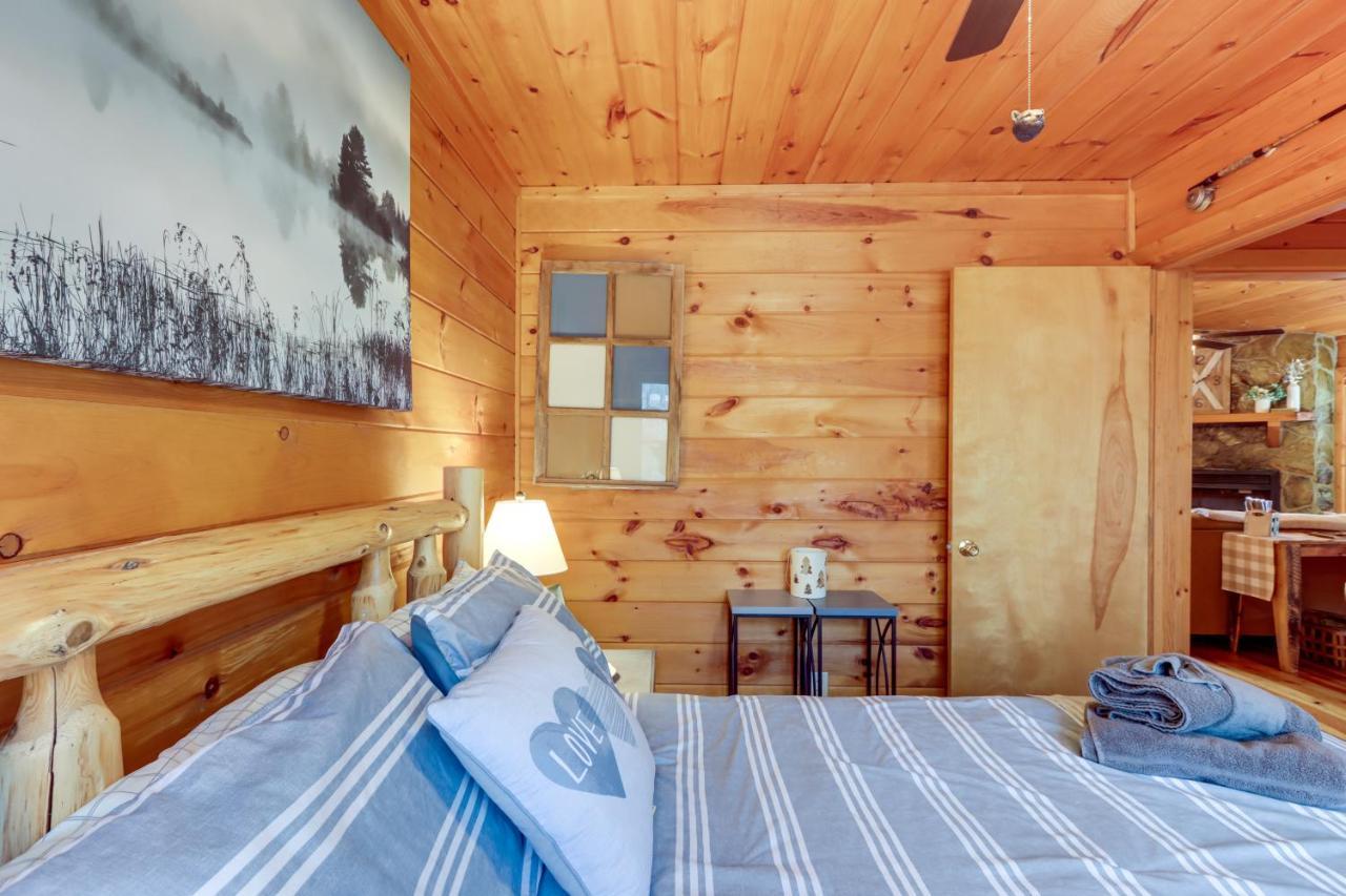 Blue Ridge Cozy Cabin In The Woods With Hot Tub! Exterior photo